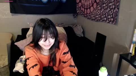 Snapshot of londonray chatting on 10/26/25, 06:30 londonray online show from 10/26/25, 06:30