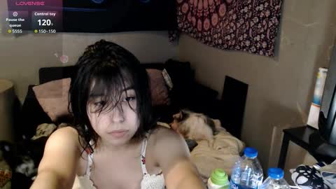 Snapshot of londonray chatting on 10/30/25, 08:38 londonray online show from 10/30/25, 08:38