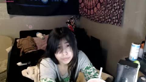 Snapshot of londonray chatting on 11/03/25, 04:03 londonray online show from 11/03/25, 04:03