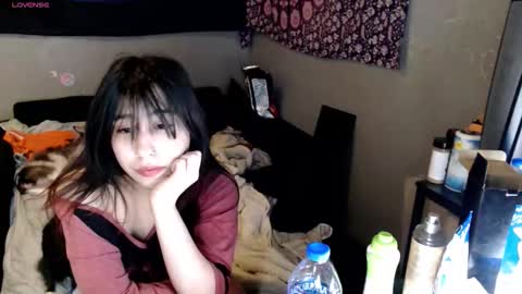 Snapshot of londonray chatting on 12/03/25, 03:25 londonray online show from 12/03/25, 03:25