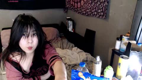 Snapshot of londonray chatting on 12/04/25, 08:12 londonray online show from 12/04/25, 08:12