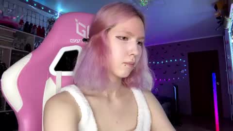 Snapshot of lone1y_bunny chatting on 07/17/26, 01:40 lone1y_bunny online show from 07/17/26, 01:40
