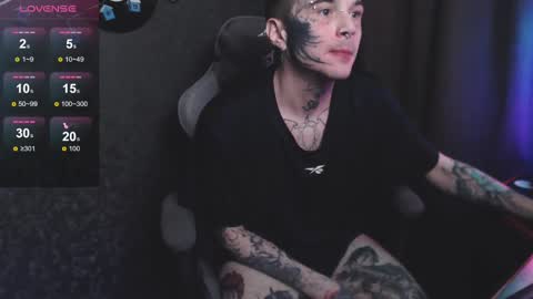 Snapshot of lone1ycrystal chatting on 01/06/25, 08:18 Chris online show from 01/06/25, 08:18