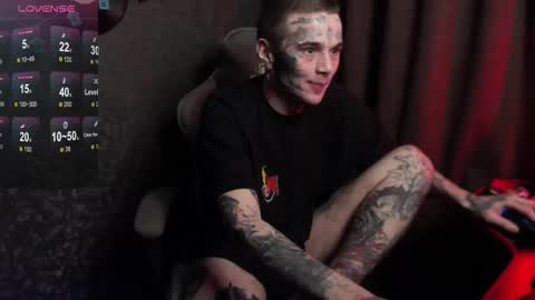 Snapshot of lone1ycrystal chatting on 02/12/25, 04:00 Chris online show from 02/12/25, 04:00