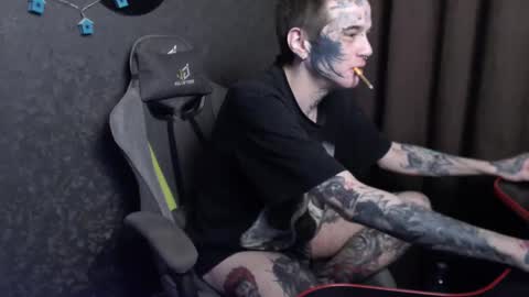 Snapshot of lone1ycrystal chatting on 03/12/25, 04:02 Chris online show from 03/12/25, 04:02