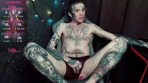 Snapshot of lone1ycrystal chatting on 12/22/25, 05:21 Chris online show from 12/22/25, 05:21