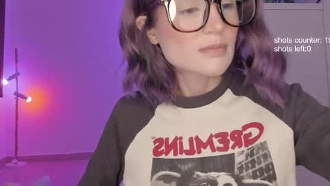 Snapshot of lonelly_lolly98 chatting on 06/04/26, 03:45 SABRINA online show from 06/04/26, 03:45