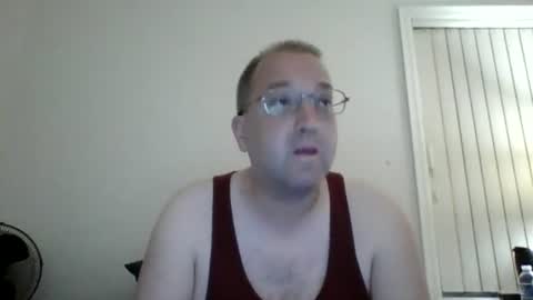 Snapshot of lonelyman91775 chatting on 06/13/26, 09:51 Lonely Man online show from 06/13/26, 09:51