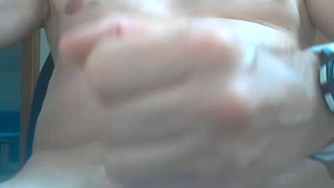 Snapshot of lonesomelust83 chatting on 06/18/26, 01:37 lonesomelust83 online show from 06/18/26, 01:37