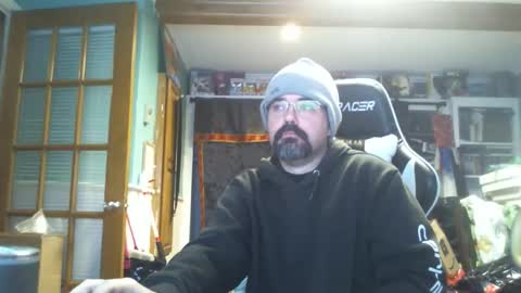 Snapshot of longandcut99 chatting on 12/19/25, 05:20 longandcut99 online show from 12/19/25, 05:20