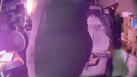 longbeachcd69 online show from 10/13/25, 08:25