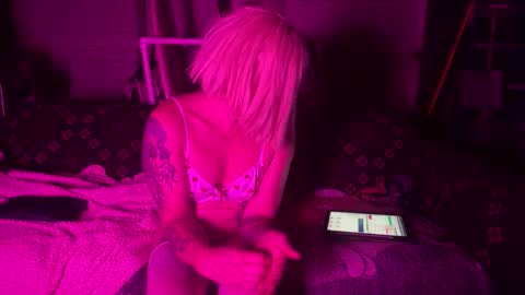 Snapshot of longbeachcd69 chatting on 01/10/26, 01:35 longbeachcd69 online show from 01/10/26, 01:35