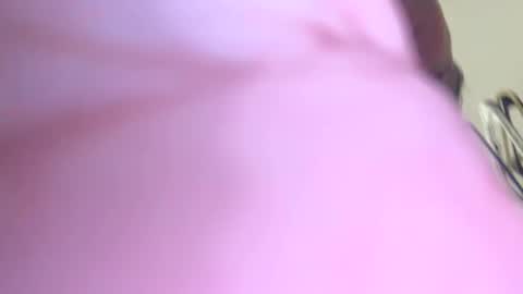 Snapshot of longdick136583483 chatting on 12/04/25, 01:48 longdick136583483 online show from 12/04/25, 01:48