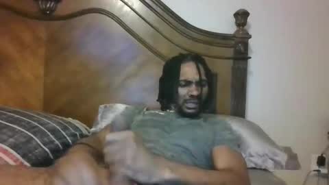 Snapshot of longdsmeag chatting on 02/16/26, 04:30 longdsmeag online show from 02/16/26, 04:30