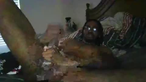 Snapshot of longdsmeag chatting on 03/27/26, 02:28 longdsmeag online show from 03/27/26, 02:28