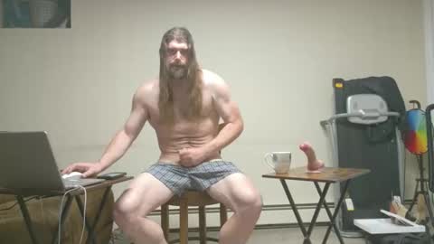 Snapshot of longhairedfreak1921 chatting on 05/21/26, 12:12 longhairedfreak1921 online show from 05/21/26, 12:12