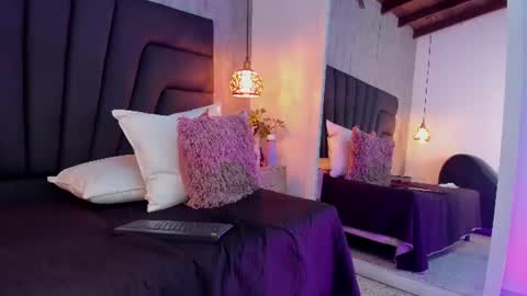 Snapshot of longina_ chatting on 06/14/26, 02:30 Longina online show from 06/14/26, 02:30