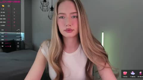 Snapshot of longoriaeva chatting on 12/26/24, 02:48 Eva online show from 12/26/24, 02:48