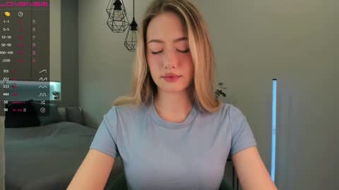 Snapshot of longoriaeva chatting on 02/08/25, 04:36 Eva online show from 02/08/25, 04:36