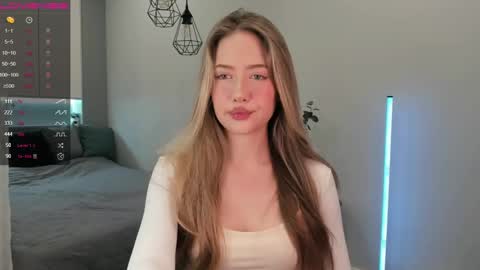 Snapshot of longoriaeva chatting on 02/13/25, 02:09 Eva online show from 02/13/25, 02:09