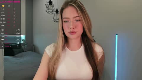 Snapshot of longoriaeva chatting on 02/14/25, 03:47 Eva online show from 02/14/25, 03:47