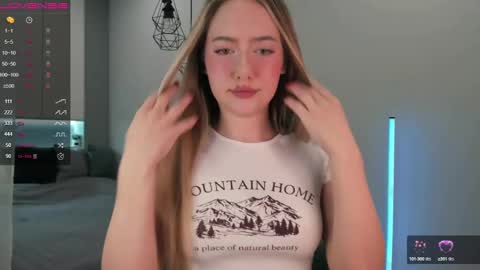 Snapshot of longoriaeva chatting on 02/16/25, 04:53 Eva online show from 02/16/25, 04:53