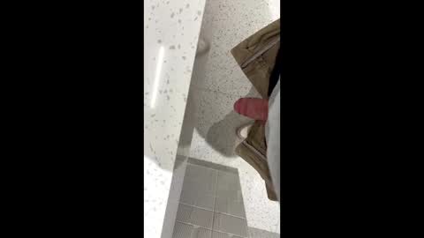 Snapshot of longstick21 chatting on 11/17/25, 02:56 longstick21 online show from 11/17/25, 02:56