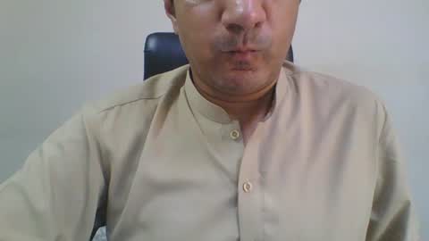 Snapshot of longthick1985 chatting on 08/04/26, 07:44 Lleida-man online show from 08/04/26, 07:44