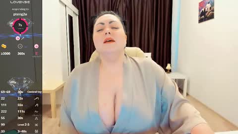 Nina online show from 02/27/25, 12:34