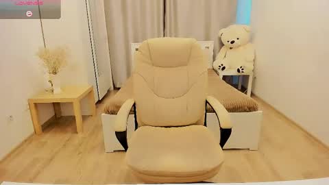 Snapshot of lonifire_7 chatting on 02/28/26, 01:23 Nina online show from 02/28/26, 01:23