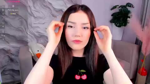 Snapshot of lonny_peach chatting on 07/13/26, 03:09 Luna online show from 07/13/26, 03:09