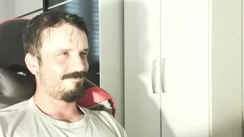 Lucas online show from 02/05/25, 01:11