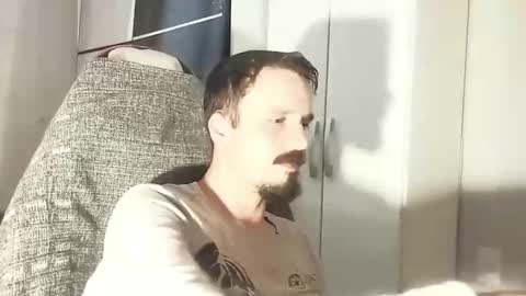 Snapshot of lookaz4010 chatting on 11/18/25, 02:54 Lucas online show from 11/18/25, 02:54