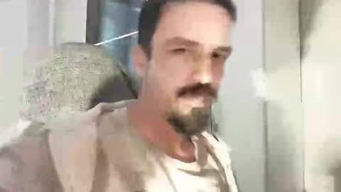 Snapshot of lookaz4010 chatting on 11/21/25, 01:10 Lucas online show from 11/21/25, 01:10