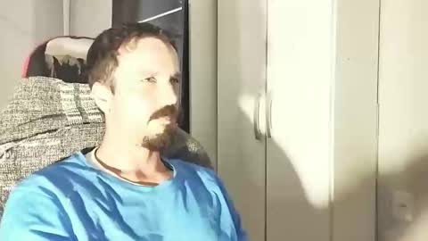 Snapshot of lookaz4010 chatting on 11/25/25, 02:17 Lucas online show from 11/25/25, 02:17