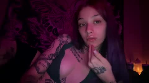 Snapshot of lookingforlona chatting on 09/16/25, 03:07 lookingforlona online show from 09/16/25, 03:07