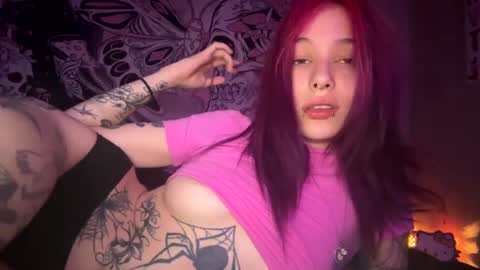 Snapshot of lookingforlona chatting on 10/03/25, 04:09 lookingforlona online show from 10/03/25, 04:09