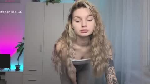 Luna online show from 05/04/26, 03:57