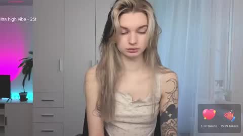 Luna online show from 05/10/26, 03:44