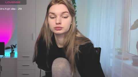 Luna online show from 05/31/26, 06:10