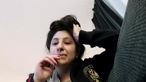 loolaunshaved online show from 10/26/25, 05:19