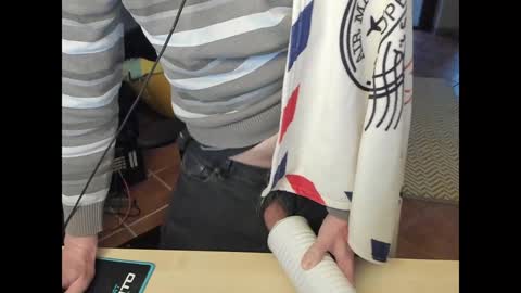 Snapshot of loomie chatting on 12/13/24, 07:36 loomie online show from 12/13/24, 07:36