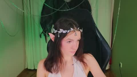 Snapshot of loonacom chatting on 10/30/25, 08:53 Luna online show from 10/30/25, 08:53