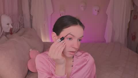 Snapshot of loonacom chatting on 11/02/25, 09:06 Luna online show from 11/02/25, 09:06