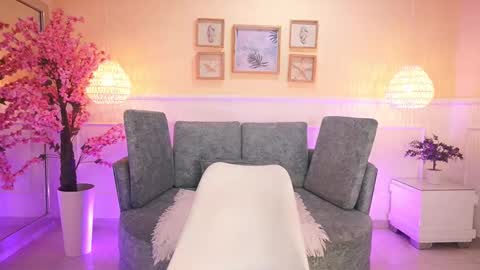 Loona Nyx online show from 11/11/25, 11:43