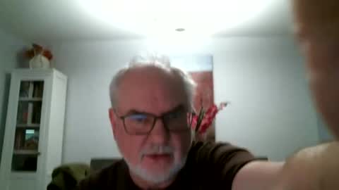 Snapshot of loop102 chatting on 05/01/26, 05:50 loop102 online show from 05/01/26, 05:50