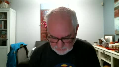 Snapshot of loop102 chatting on 07/12/26, 12:56 loop102 online show from 07/12/26, 12:56
