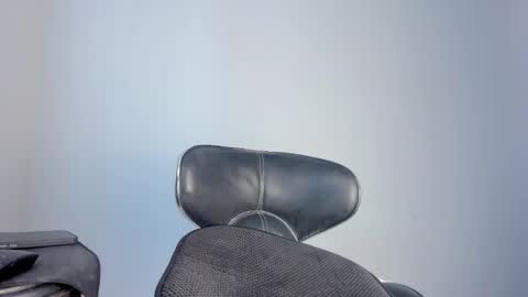 Snapshot of loovelymiia_ chatting on 02/21/25, 06:59 Mia Aniston online show from 02/21/25, 06:59