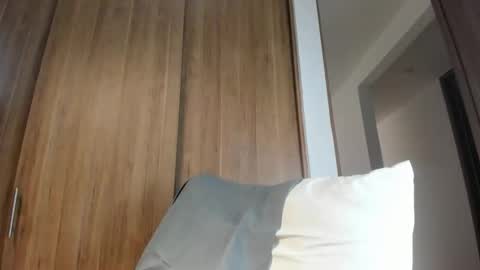 Snapshot of loovelymiia_ chatting on 11/12/25, 07:13 Mia Aniston online show from 11/12/25, 07:13