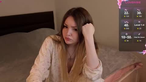 Lora online show from 10/13/25, 11:43